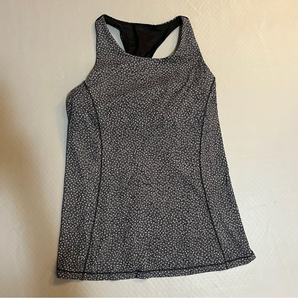 Lululemon Hit It Tank Frozen Fizz White Black Size 8